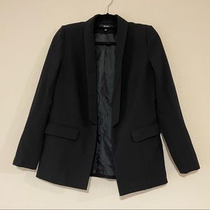 Lulu’s Black blazer